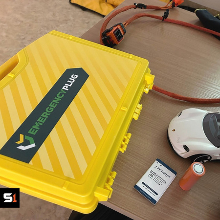 Wtyczka awaryjna do samochodów elektrycznych - Emergency Plug
