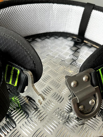 Pas do pracy w podparciu M-Drop Courant