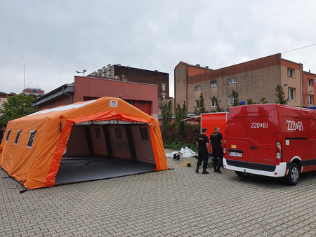 Namiot pneumatyczny dowódczo-sztabowy DS37 - pasy, moskitiera, 6 okien, pompka Bravo 1500 l/min, system WS1 