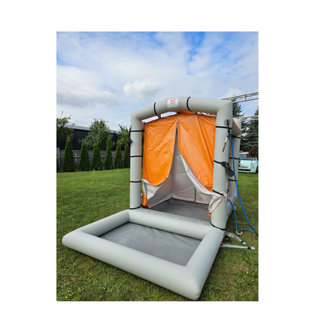 Kabina dekontaminacyjna KD1 PRO [2x2x2,5] z 4 punktowym systemem wodnym, odpływ fi25, słuchawka prysznicowa do systemu wodnego