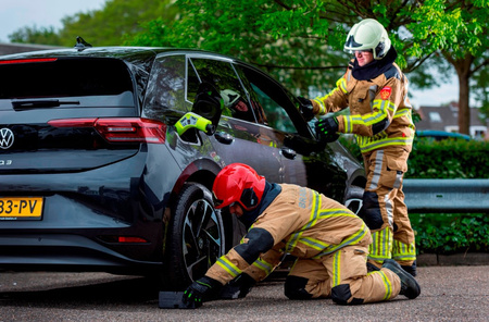 Wtyczka awaryjna do samochodów elektrycznych - Emergency Plug